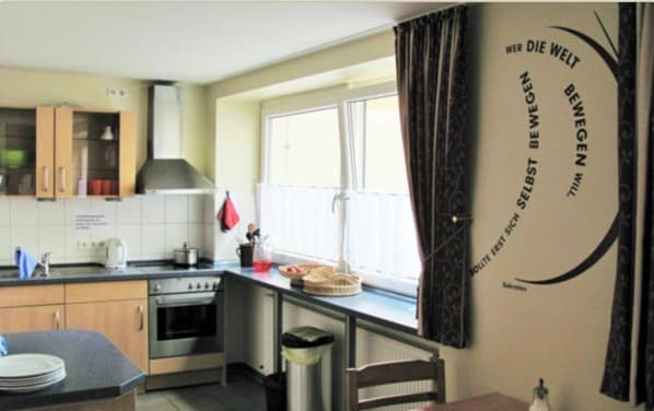 Gemeinschaftsküche - offener Wohnbereich